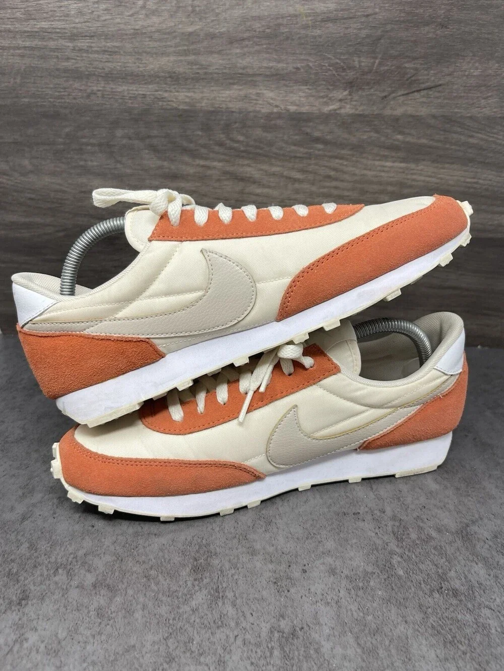 Nike Daybreak Sneakers Womens Size 9.5 Pale Ivory Desert Sand Orange CK2351-106
